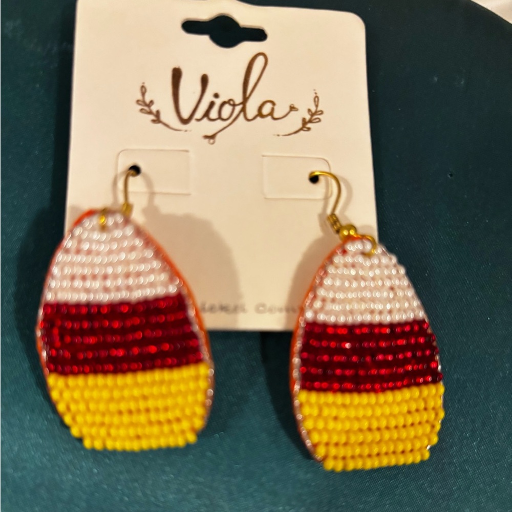 New Viola candy corn Beaded Earrings. Super sweet candy corn earrings. Fall yall